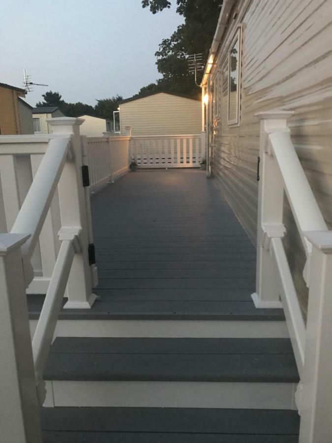 ホテル Westerley Cove リミントン エクステリア 写真